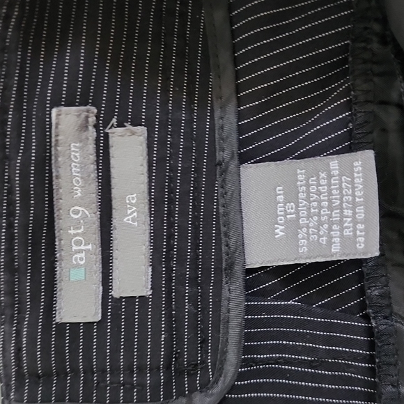 Womens apt 9 size 18 Capri Pants, black with white pin stripe - Picture 2 of 3